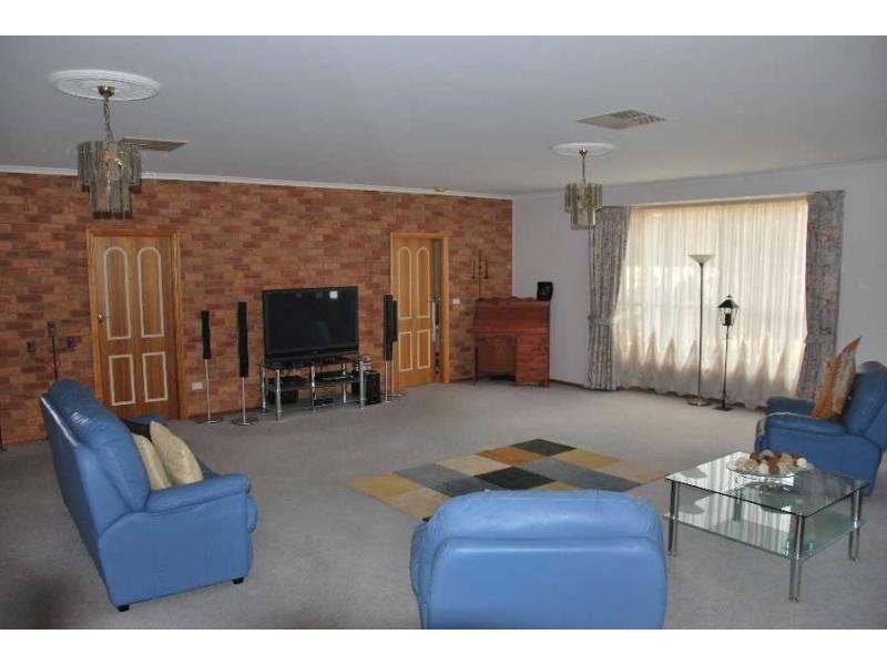 8 View Court, Cobram VIC 3644