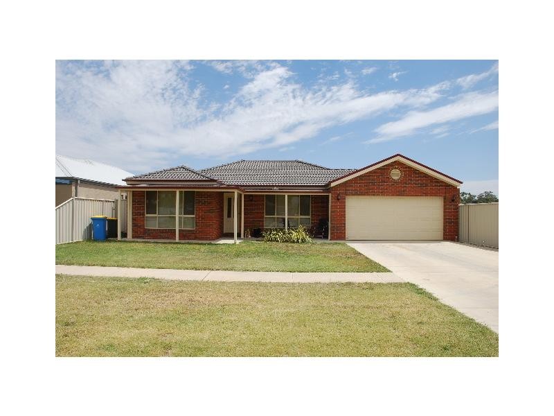 13 Gorton Street, Cobram VIC 3644