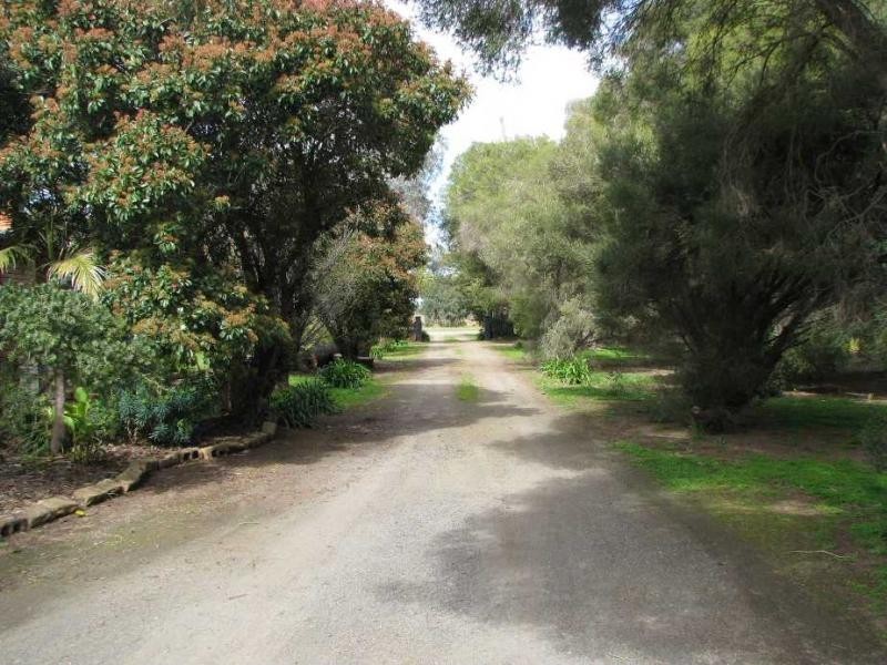 1828 Murray Valley Highway, Cobram East VIC 3644