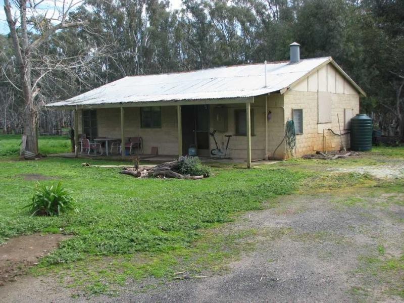 1828 Murray Valley Highway, Cobram East VIC 3644