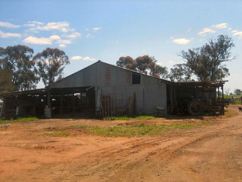 677 Oaklands Road, Berrigan NSW 2712