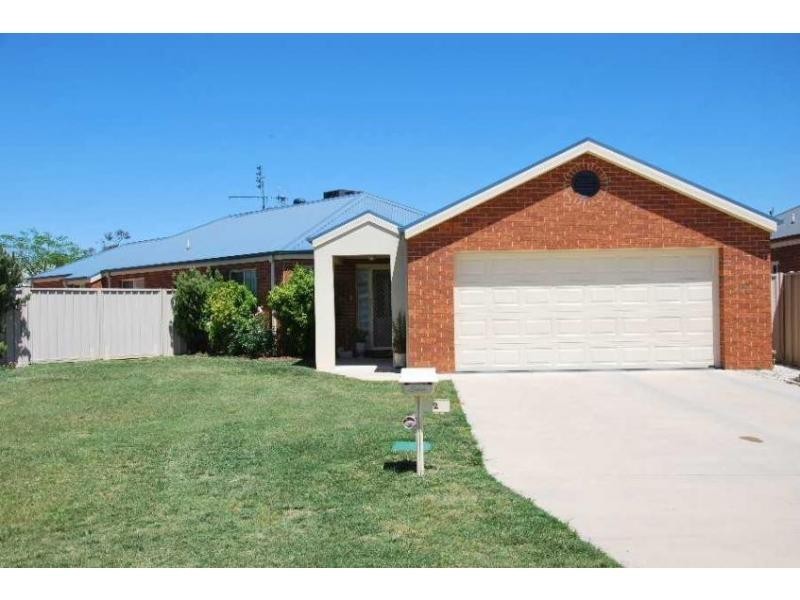 2 Haley Court, Tocumwal NSW 2714