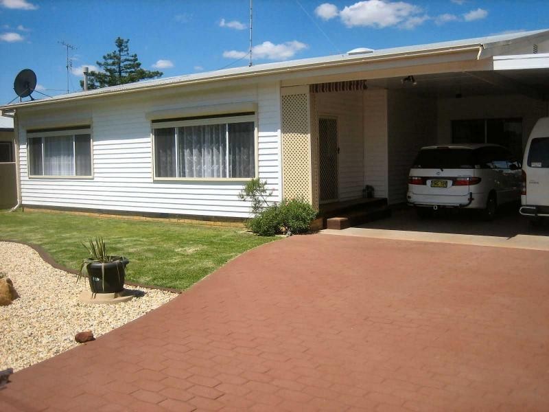 84 Tocumwal Street, Finley NSW 2713