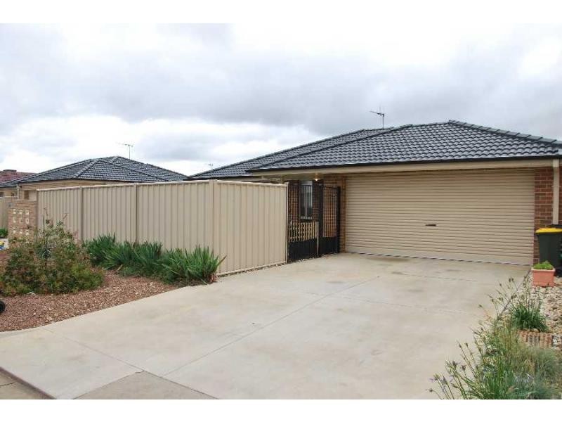 Unit 2/7-9 Sledmere Avenue, Cobram VIC 3644