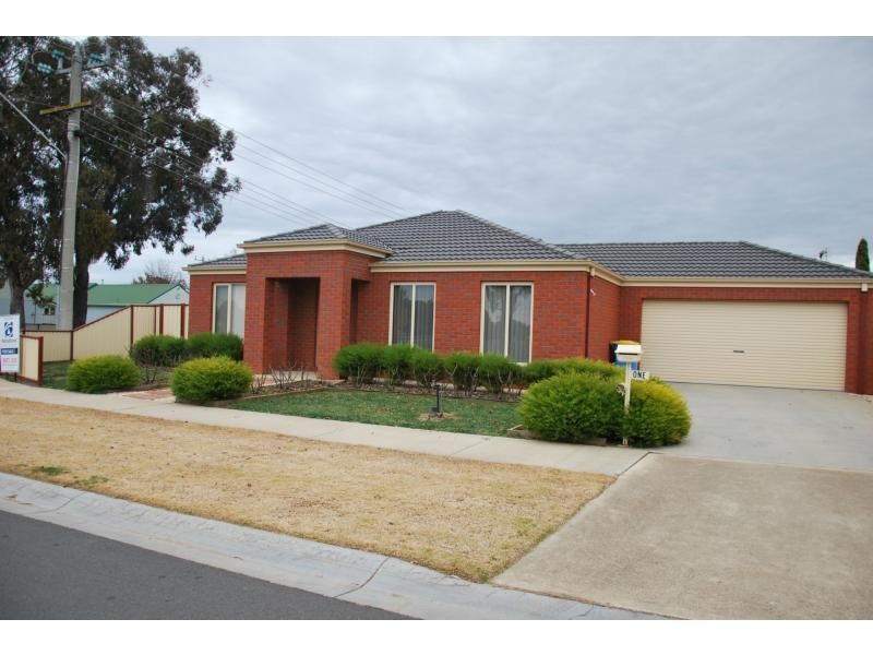 1 Elberta Court, Cobram VIC 3644