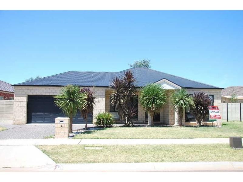 18 Apricot Circuit, Cobram VIC 3644