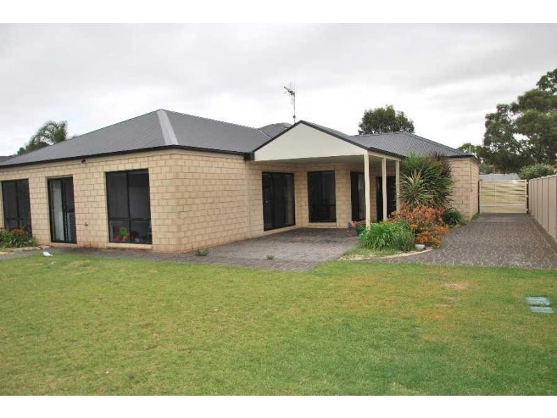 18 Apricot Circuit, Cobram VIC 3644