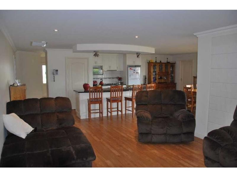 6 Isabel Avenue, Barooga NSW 3644