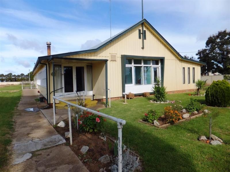 68 Mahonga Street, Jerilderie NSW 2716