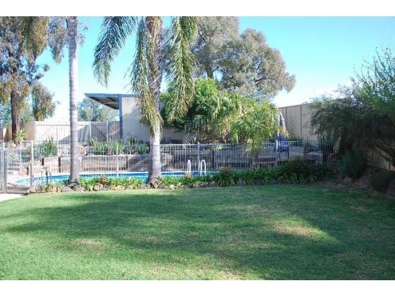 74 Collie Street, Barooga NSW 3644