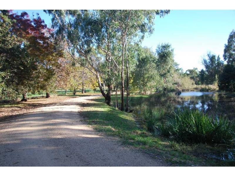 7078 Goulburn Valley Highway, Koonoomoo VIC 3644