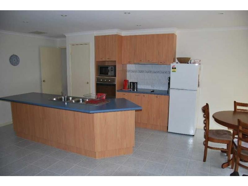 11 Hay Street, Barooga NSW 3644