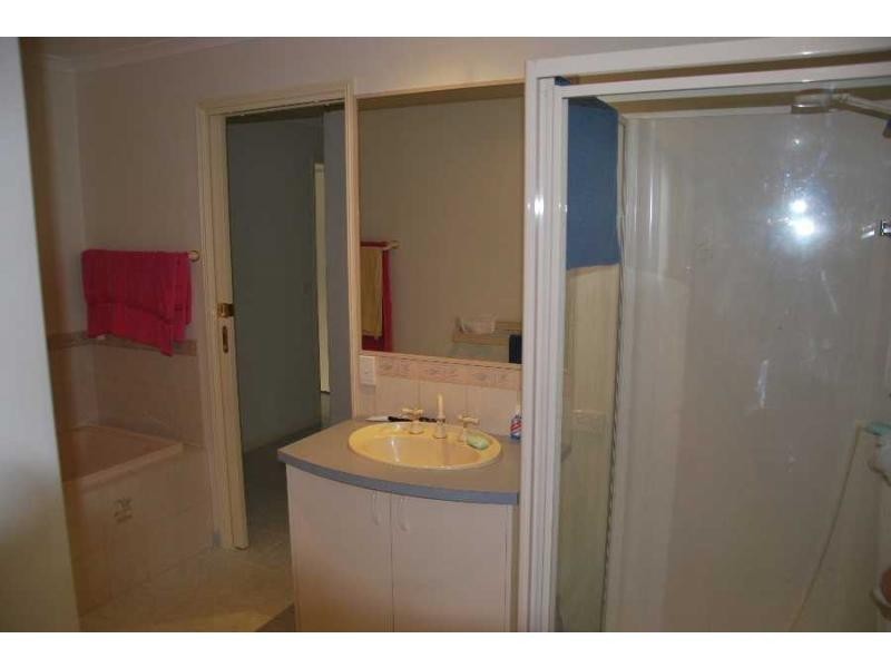 11 Hay Street, Barooga NSW 3644