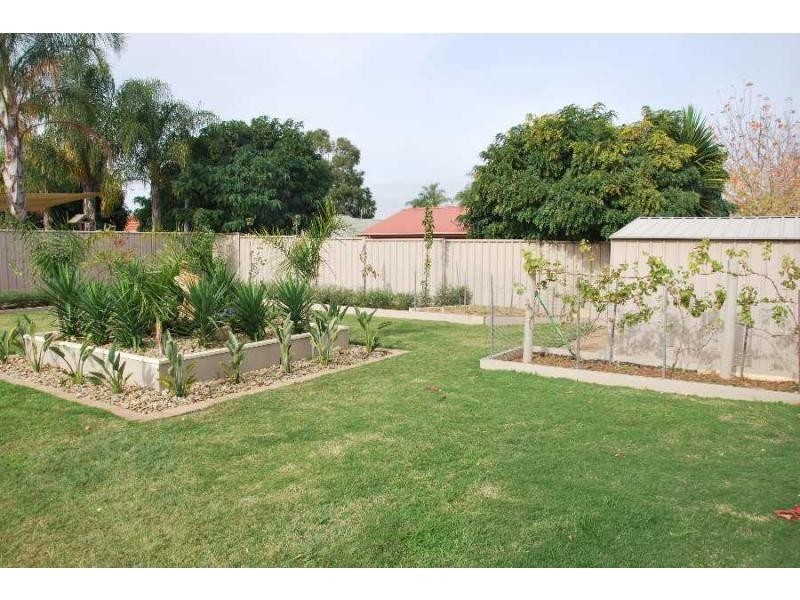 11 Hay Street, Barooga NSW 3644