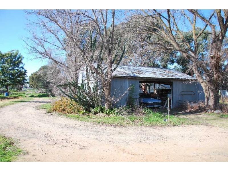 55 Dunkirk Road, Yarroweyah VIC 3644