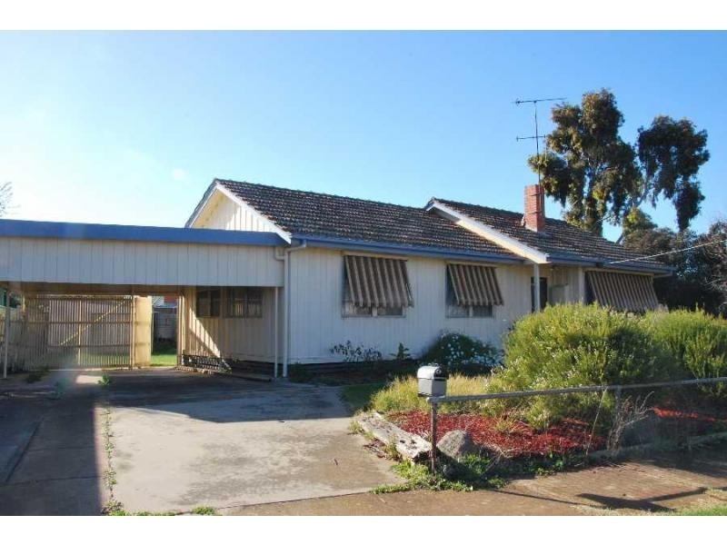 2 Stokes Avenue, Cobram VIC 3644