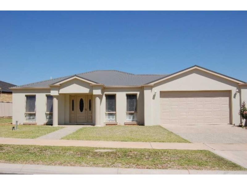 22 Apricot Circuit, Cobram VIC 3644