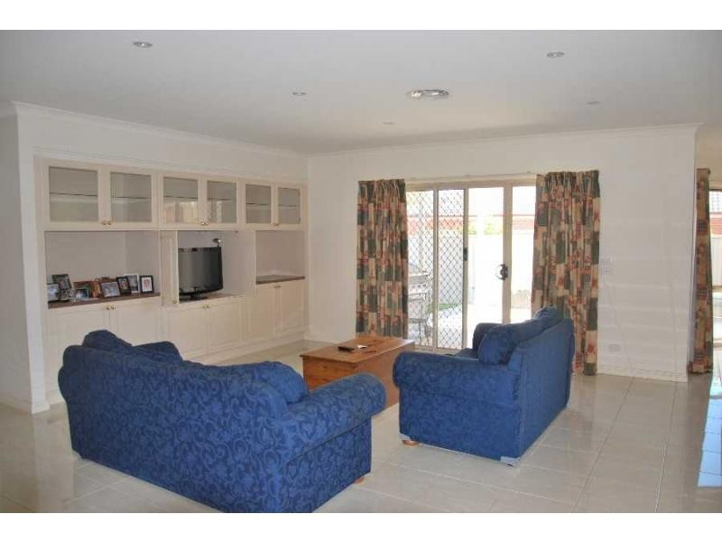 22 Apricot Circuit, Cobram VIC 3644