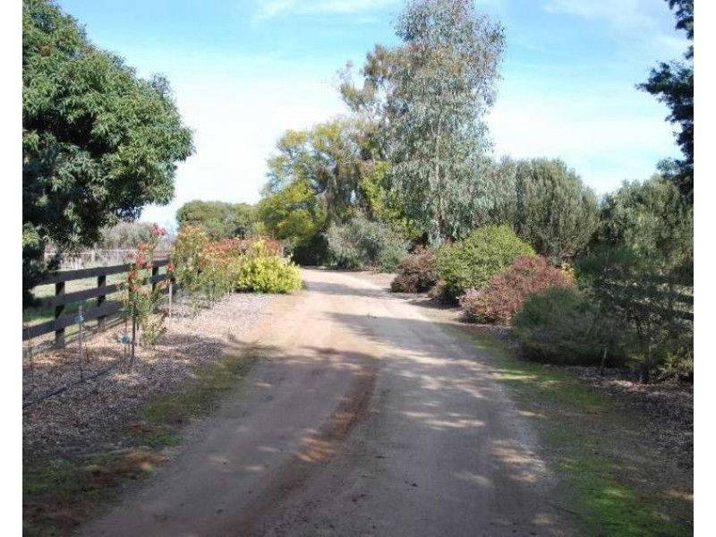 2849 Murray Valley Highway, Cobram East VIC 3644
