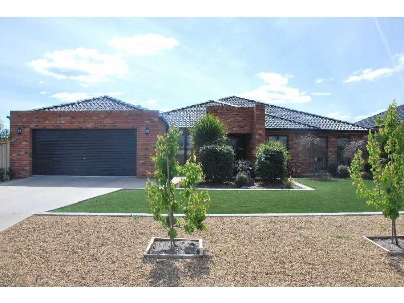 4 Elberta Court, Cobram VIC 3644