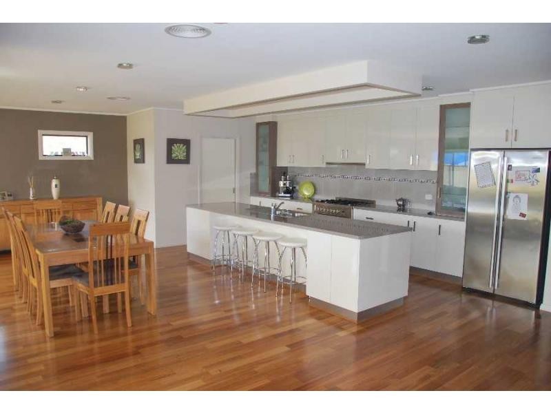 4 Elberta Court, Cobram VIC 3644