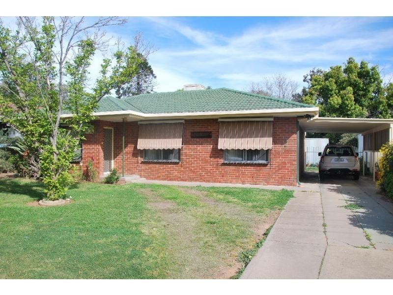 20 Lisfarron Avenue, Cobram VIC 3644