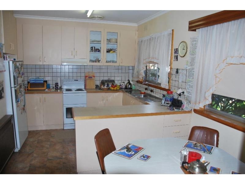 20 Lisfarron Avenue, Cobram VIC 3644