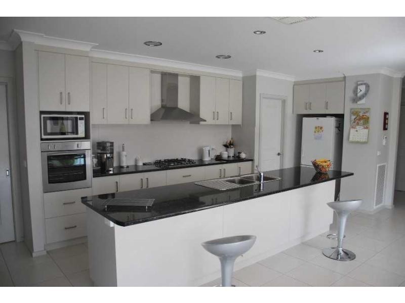 6 Chomley Close, Barooga NSW 3644