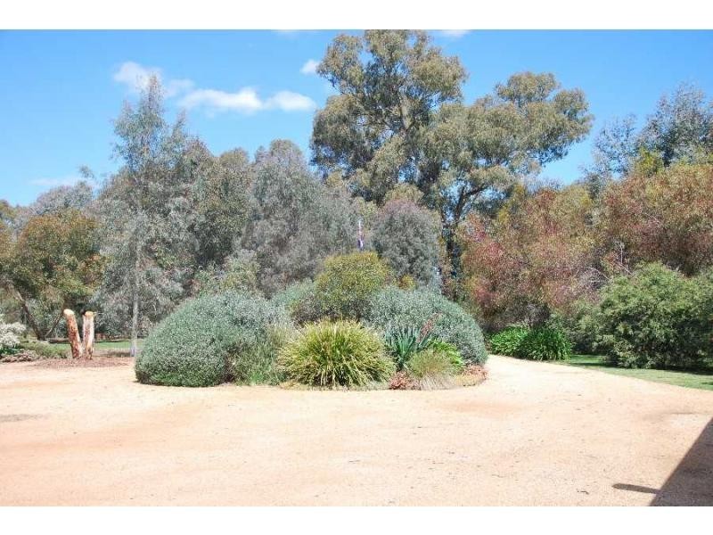 1988 Murray Valley Highway, Cobram VIC 3644