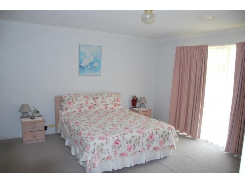 19 Arramagong Street, Barooga NSW 3644