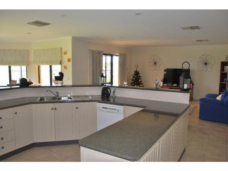 6 Collina Court, Cobram VIC 3644