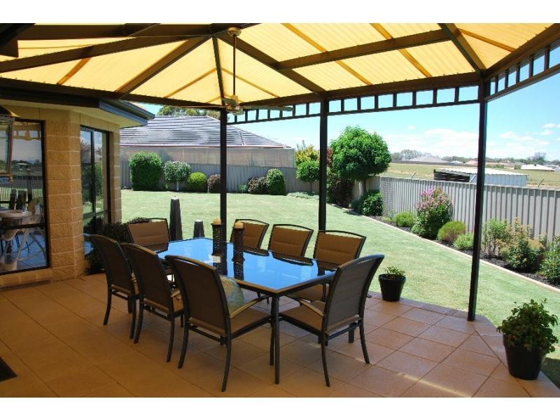 6 Collina Court, Cobram VIC 3644