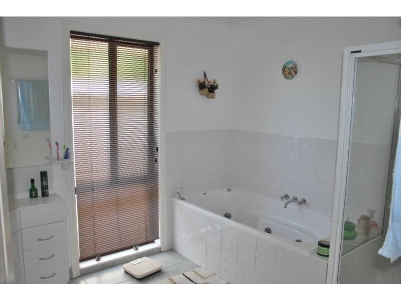 4 Victoria Avenue, Barooga NSW 3644