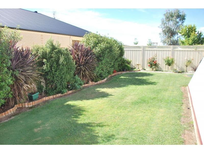 4 Victoria Avenue, Barooga NSW 3644