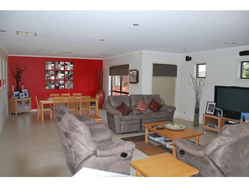 3 Murray Heights, Cobram VIC 3644