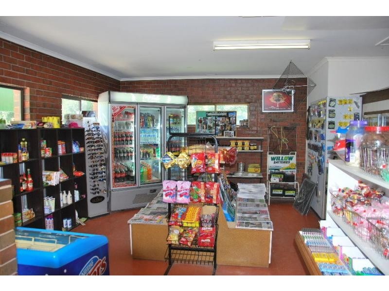 1043 Goulburn Valley Highway, Koonoomoo VIC 3644