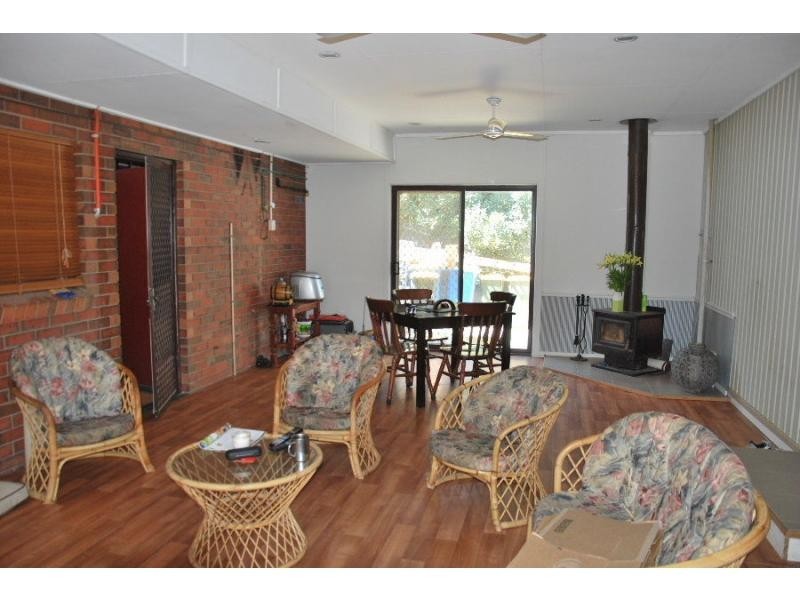 1043 Goulburn Valley Highway, Koonoomoo VIC 3644