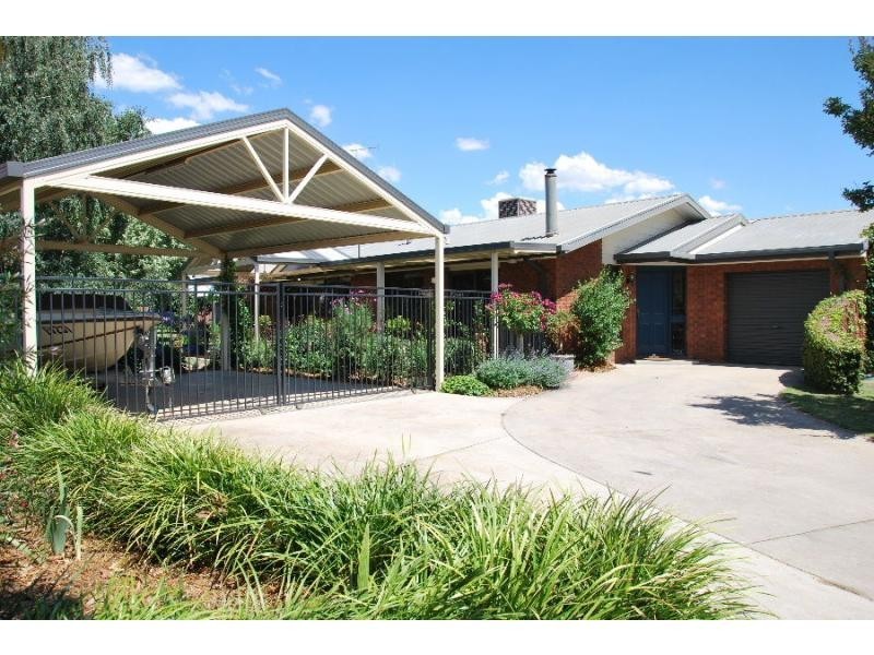 12 Apricot Circuit, Cobram VIC 3644