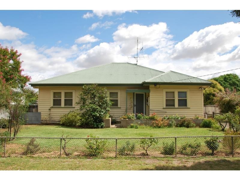 19 Lisfarron Avenue, Cobram VIC 3644