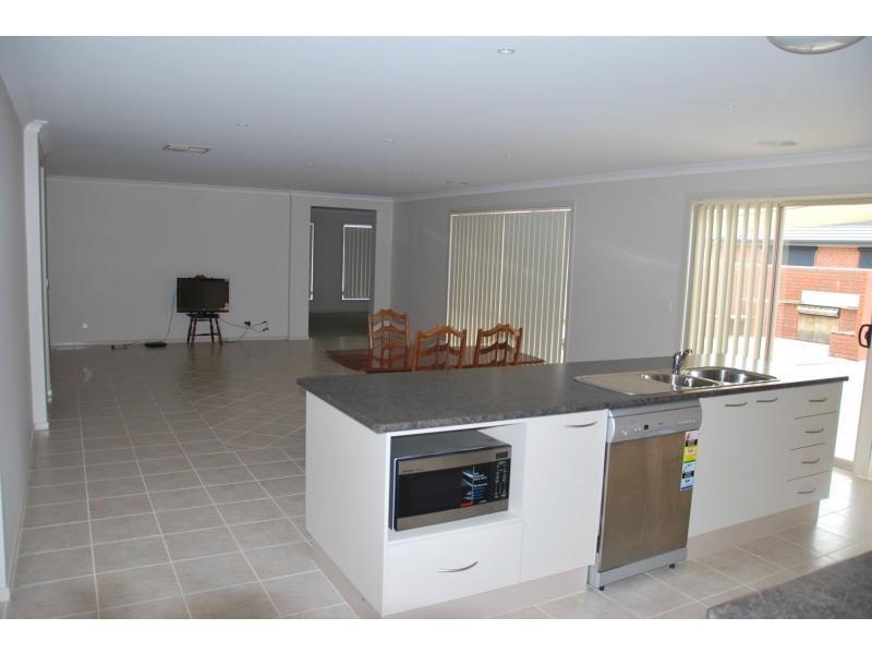 22 Nugget Fuller Drive, Tocumwal NSW 2714