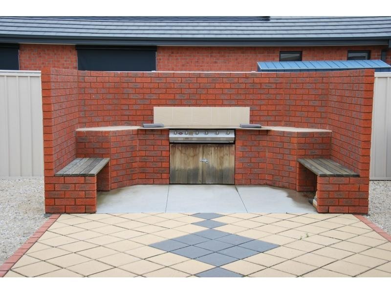 22 Nugget Fuller Drive, Tocumwal NSW 2714