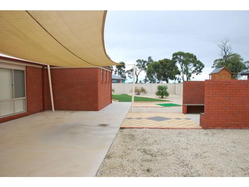 22 Nugget Fuller Drive, Tocumwal NSW 2714
