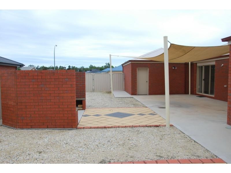 22 Nugget Fuller Drive, Tocumwal NSW 2714