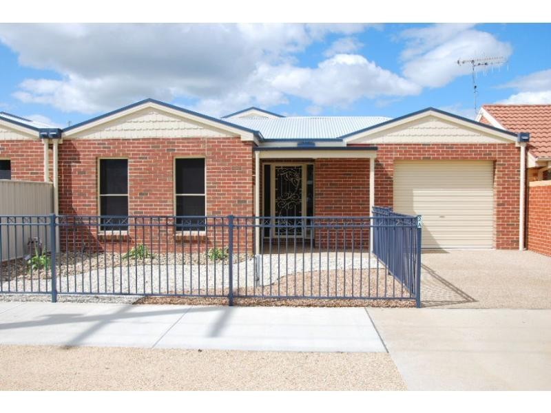 2A Gemmell Street, Cobram VIC 3644