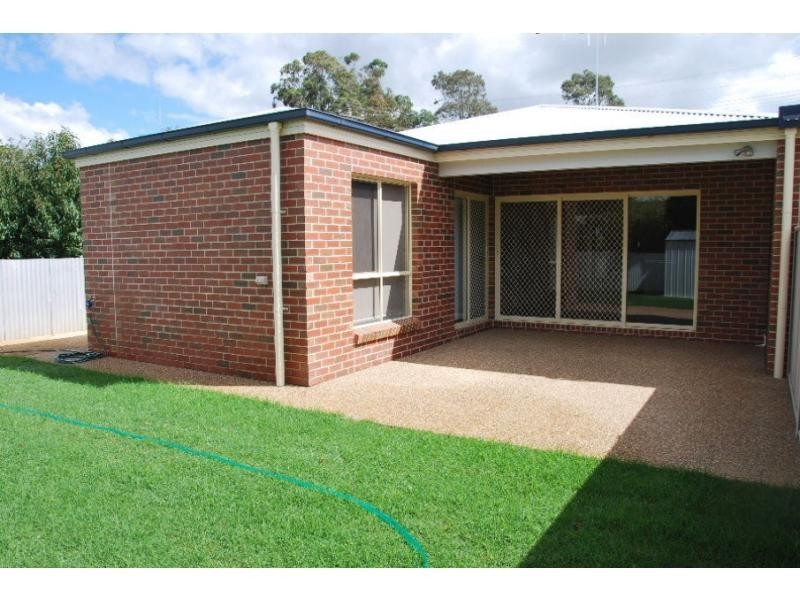 2B Gemmell Street, Cobram VIC 3644