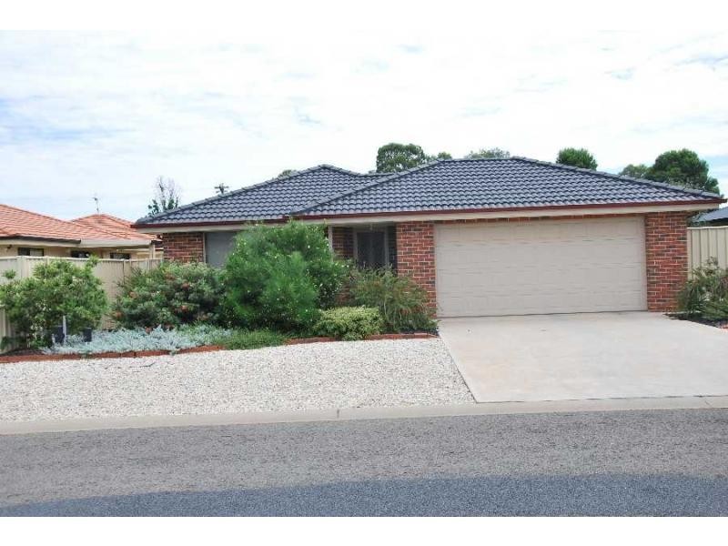 3 Victoria Avenue, Barooga NSW 3644