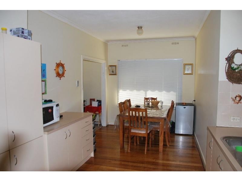5 Lisfarron Avenue, Cobram VIC 3644