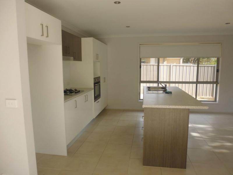 24 Mavis Steward Drive, Barooga NSW 3644