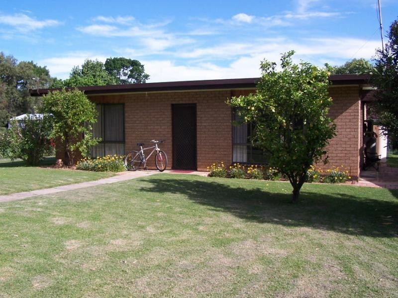 41 Adams Street, Tocumwal NSW 2714
