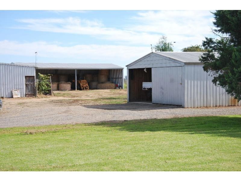 8 Ross Road, Katamatite VIC 3649
